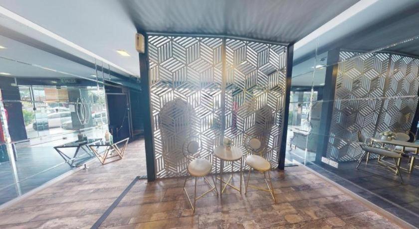 Artz Hotel Τζόχορ Μπάχρου Εξωτερικό φωτογραφία